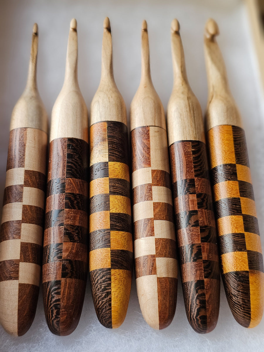 Checker Hooks – knitbrooks