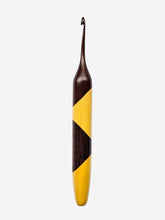 04.00mm Dark Roasted Maple + Yellowheart + Wenge Crochet Hook (Item #25)