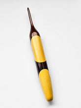 04.00mm Dark Roasted Maple + Yellowheart + Wenge Crochet Hook (Item #25)