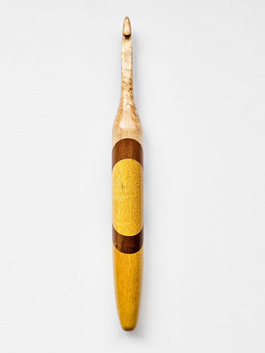 06.50mm Maple + Light Roasted Maple + Yellowheart Crochet Hook (Item #47)