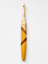 06.50mm Maple + Light Roasted Maple + Yellowheart Crochet Hook (Item #23)