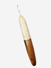 02.00mm Maple + Tigerwood Metal Crochet Hook (Item #1)