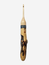 04.00mm Maple + Blue Spectraply + Driftwood Crochet Hook (Item #47)