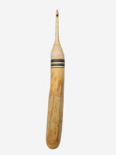 04.50mm Maple + Blue Spectraply + Driftwood Crochet Hook (Item #56)