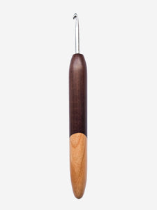 04.50mm Dark Roasted Maple + Cherry Metal Crochet Hook (Item #93)