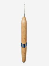 03.00mm Maple + Blue Spectraply Crochet Hook (Item #128)