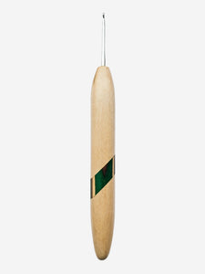 02.50mm Maple + Green Spectraply Metal Crochet Hook (Item #146)