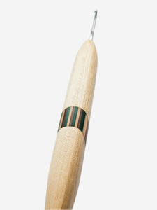 02.50mm Maple + Green Spectraply Metal Crochet Hook (Item #146)