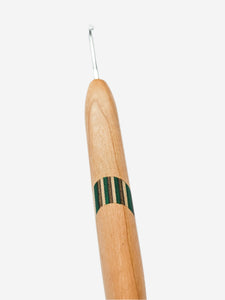 02.50mm Cherry + Green Spectraply Metal Crochet Hook (Item #165)