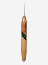 03.00mm Light Roasted Maple + Green Spectraply + Beech Metal Crochet Hook (Item #91)