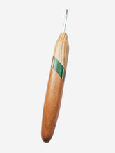 03.00mm Oak + Green Spectraply + Cherry Metal Crochet Hook (Item #95)