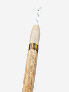 03.50mm Maple + Green Spectraply + Beech Metal Crochet Hook (Item #113)