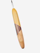 05.00mm Yellowheart + Pink/Blue Spectraply + Maple Metal Crochet Hook (Item #137)