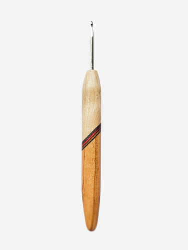 03.50mm Maple + Blue/Pink Spectraply + Canary Metal Crochet Hook (Item #157)