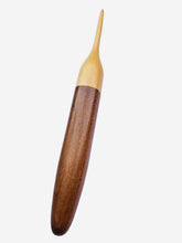 04.50mm Yellowheart + Dark Roasted Maple Crochet Hook (Item #168)