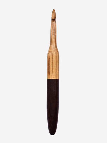 08.50mm Olive + Dark Roasted Maple Crochet Hook (Item #175)