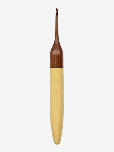 04.00mm Dark Roasted Maple + Yellowheart Crochet Hook (Item #255)