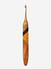 04.50mm Light Roasted Maple + Wenge + Osage Orange + Sapele Crochet Hook (Item #264)