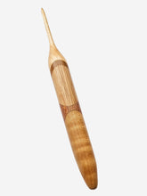 04.00mm Maple + Light Roasted Maple + Oak + Sapele Crochet Hook (Item #265)