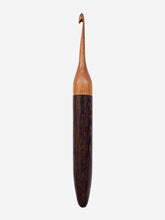 05.00mm Light Roasted Maple + Wenge Crochet Hook (Item #61)