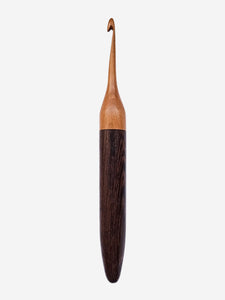 05.00mm Light Roasted Maple + Wenge Crochet Hook (Item #61)