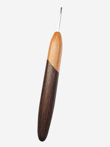 03.50mm Light Roasted Maple + Wenge Metal Crochet Hook (Item #28)