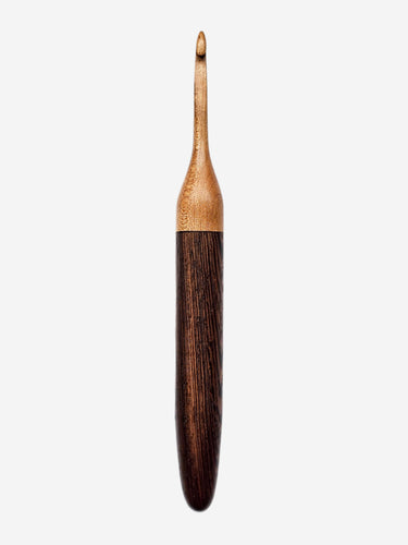 05.00mm Light Roasted Maple + Wenge Crochet Hook (Item #117)