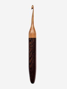 05.00mm Light Roasted Maple + Wenge Crochet Hook (Item #117)