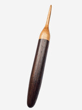 05.00mm Light Roasted Maple + Wenge Crochet Hook (Item #117)