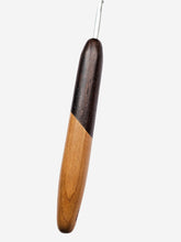 04.50mm Wenge + Light Roasted Maple Metal Crochet Hook (Item #195)