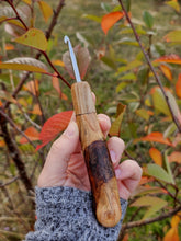 Gancho de ganchillo de dos maderas Driftwood (RESERVA)