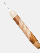 03.00mm Buff Laced Polish Metal Crochet Hook (Item #152)