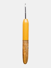 03.00mm Yellowheart + Spalted Maple Metal Crochet Hook (Item #134)