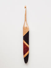 05.00mm Birdseye Maple + Wenge + White Oak + Padauk Art Deco Crochet Hook (Item #204)