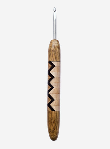 04.50mm Limba + Dark Roasted Maple / Butternut / Maple Zigzag CLOVER Metal Crochet Hook - SKINNY HANDLE (Item #174)