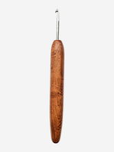 04.50mm Light Roasted Birdseye Maple Metal Crochet Hook (Item #187)