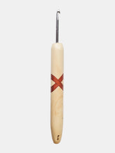04.00mm Holly + Cedar XO Metal Crochet Hook (Item #187)