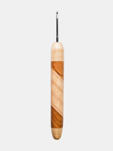 03.00mm Buff Laced Polish Metal Crochet Hook (Item #152)
