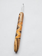 05.00mm Zebrawood + Osage Orange / Walnut / Yellowheart Zigzag Metal Crochet Hook (Item #200)