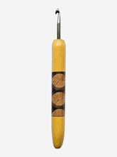 05.50mm Yellowheart + Ash / Walnut / Wenge Zigzag Metal Crochet Hook (Item #143)