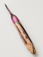 05.00mm Dark Roasted Maple + Purpleheart + Driftwood Crochet Hook (Item #225)
