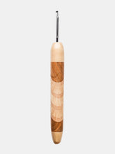 03.00mm Buff Laced Polish Metal Crochet Hook (Item #152)