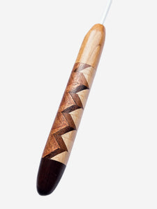 03.25mm Light Roasted Maple + Tarara / Maple / Tigerwood Zigzag + DRM CLOVER Metal Crochet Hook (Item #91)