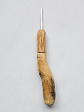 02.25mm Red Oak + Driftwood CLOVER Metal Crochet Hook (Item #218)