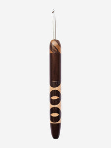04.50mm Zebrawood + Dark Roasted Maple + DRM / Maple Retro CLOVER Metal Crochet Hook (Item #173)