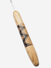 03.50mm Ash + Wenge / Walnut Zigzag Metal Crochet Hook (Item #135)