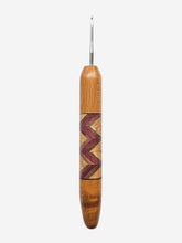 02.00mm Light Roasted Maple + Ash / Walnut / Purpleheart Zigzag Metal Crochet Hook (Item #137)