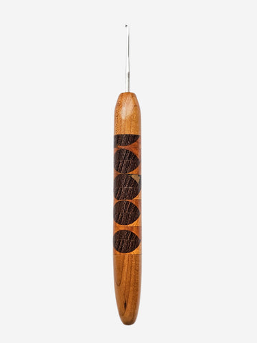 02.00mm Light Roasted Maple + Osage Orange / Wenge Retro Metal Crochet Hook (Item #62)
