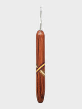 02.00mm Red Zebrawood + Yellowheart / Purpleheart / Maple / Shadua XO Metal Crochet Hook (Item #154) (Copy)