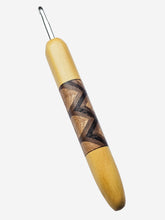 05.50mm Yellowheart + Ash / Walnut / Wenge Zigzag Metal Crochet Hook (Item #143)